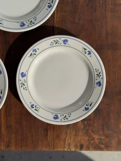 Lot de 3 petites assiettes à dessert frise de fleurs bleues pas de marque