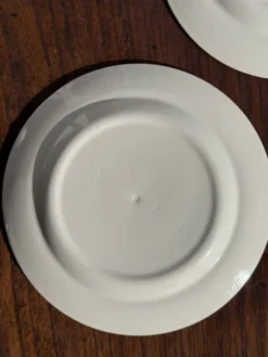 Lot de 3 petites assiettes à dessert frise de fleurs bleues pas de marque