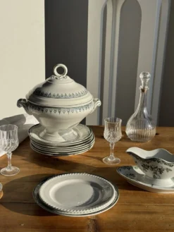 Lot de 4 petites assiettes à dessert en faïence blanches D20