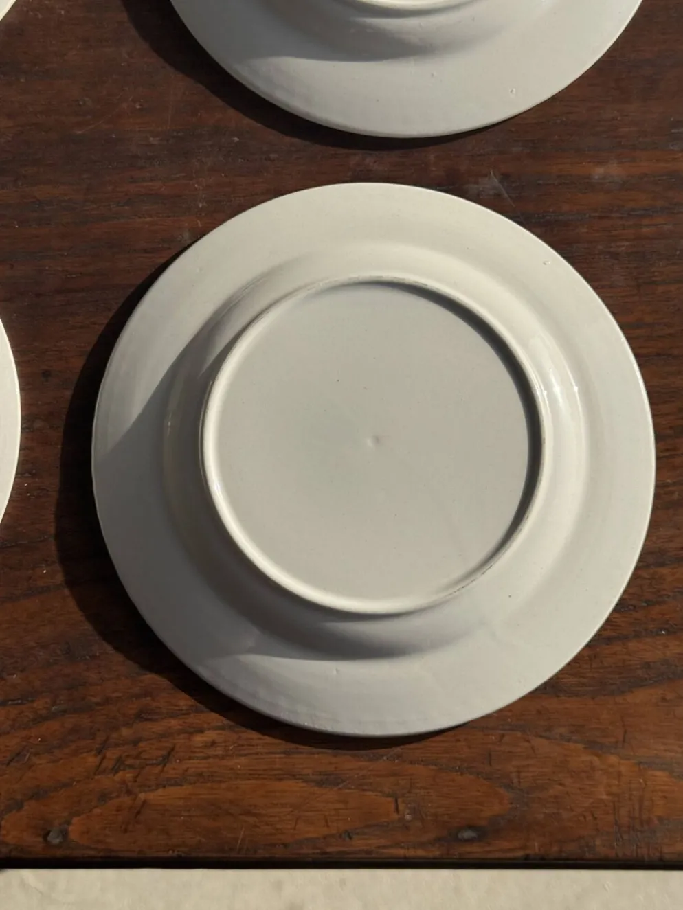 Lot de 4 petites assiettes à dessert à motif de fleurs stylisées vintage