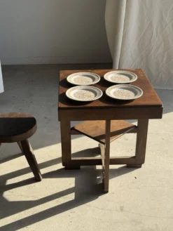 Lot de 4 petites assiettes à dessert à motif de fleurs stylisées vintage
