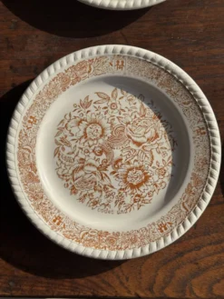 Lot de 4 petites assiettes à dessert à motif de fleurs stylisées vintage