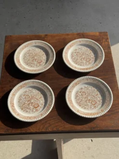 Lot de 4 petites assiettes à dessert à motif de fleurs stylisées vintage
