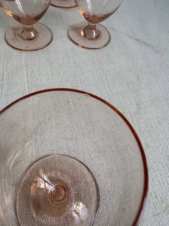 Lot de 5 petits verres à pied rose en cristal