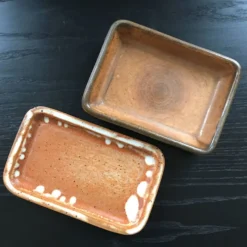 Lot de 2 plats à beurre anciens