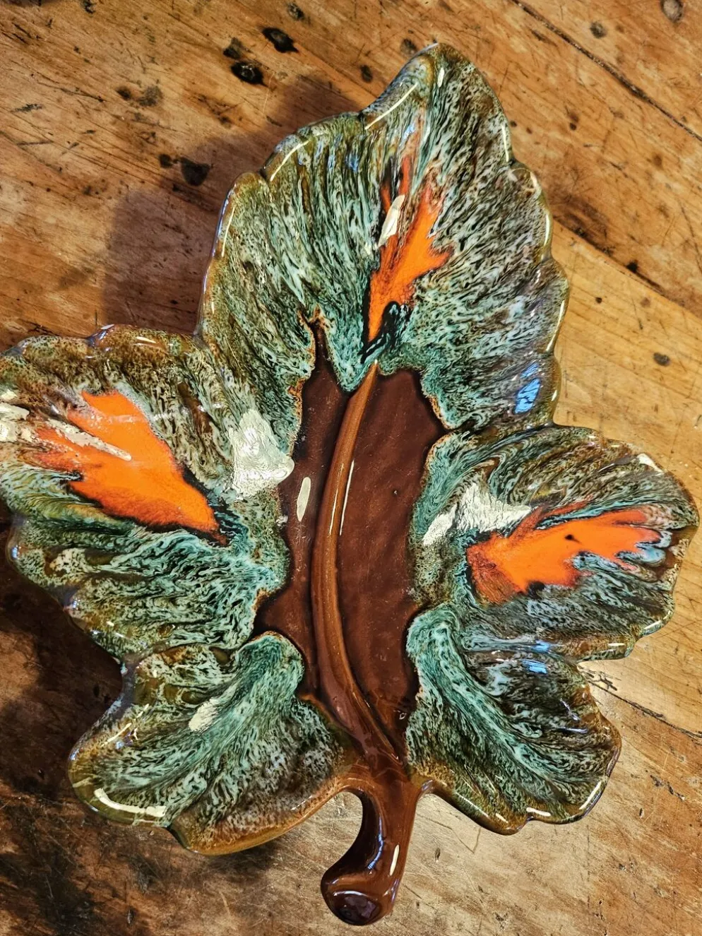 Lot de 2 plats feuilles en céramique de Vallauris