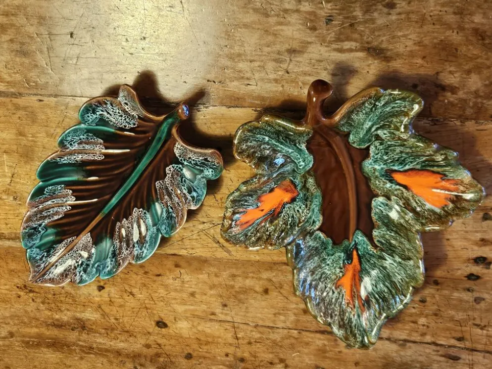 Lot de 2 plats feuilles en céramique de Vallauris