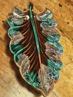 Lot de 2 plats feuilles en céramique de Vallauris