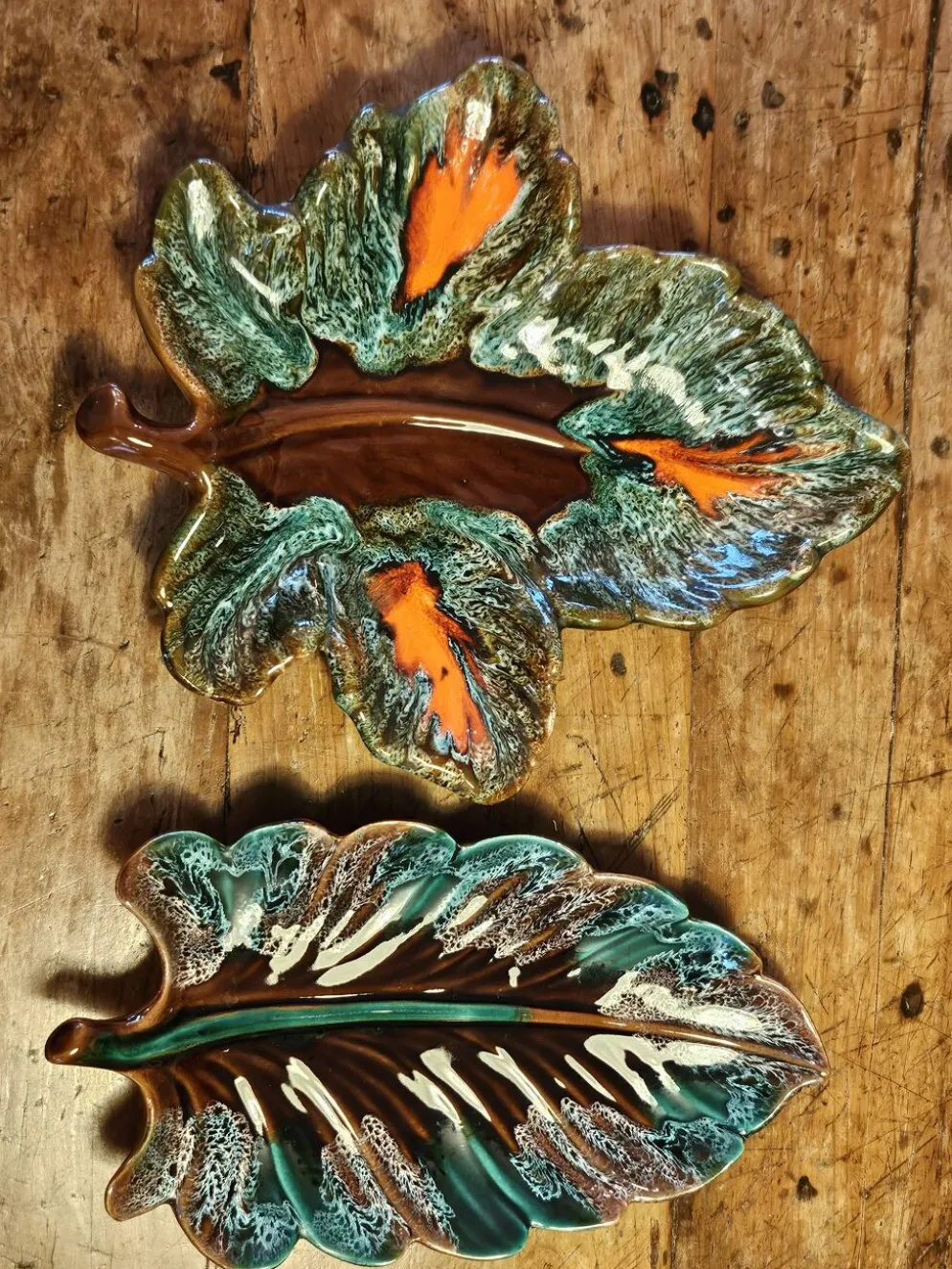Lot de 2 plats feuilles en céramique de Vallauris