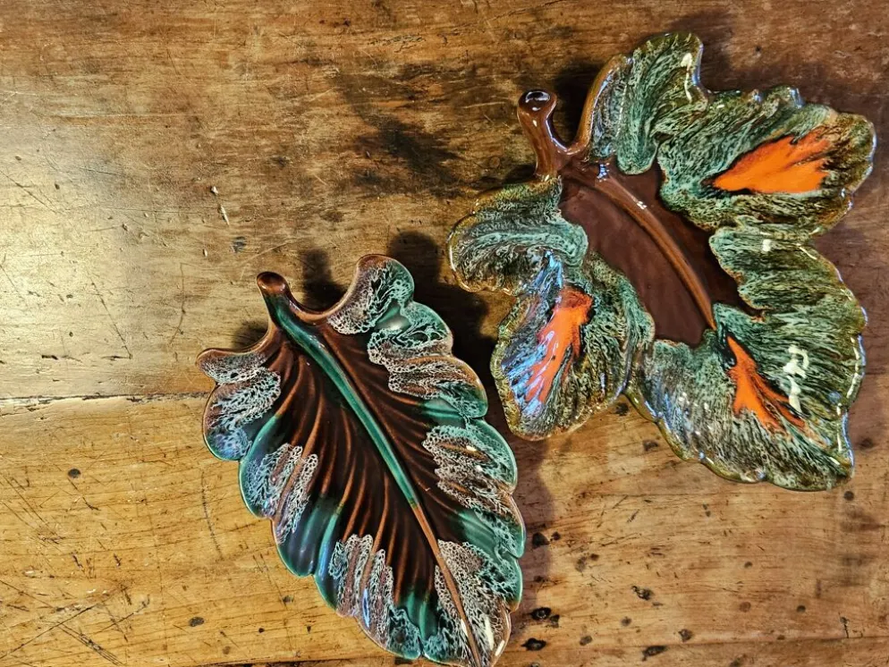 Lot de 2 plats feuilles en céramique de Vallauris