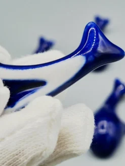 Lot de 6 porte couteaux baleines en porcelaine bleue vintage