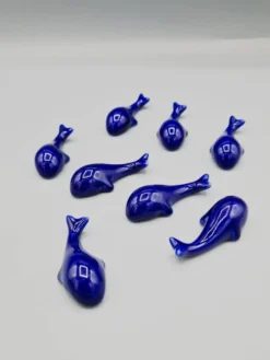 Lot de 6 porte couteaux baleines en porcelaine bleue vintage