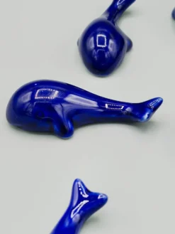 Lot de 6 porte couteaux baleines en porcelaine bleue vintage