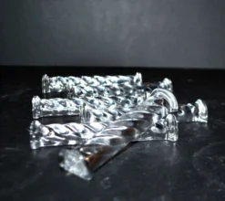 Lot de 6 porte-couteaux design en verre moulé torsadé - art de la table vintage