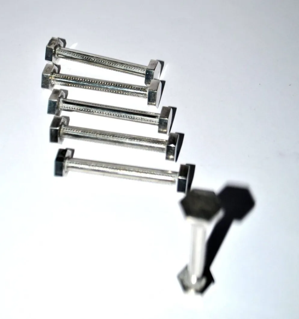 Lot de 6 porte-couteaux modernistes design industriel écrou boulon en métal argenté