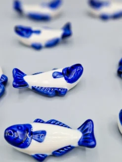 Lot de 11 porte couteaux poissons en porcelaine bleu blanc vintage