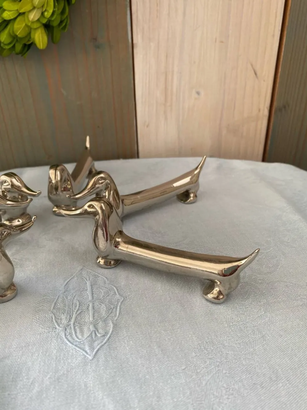 Lot de 6 Porte-couteaux teckel V. Bugatti vintage