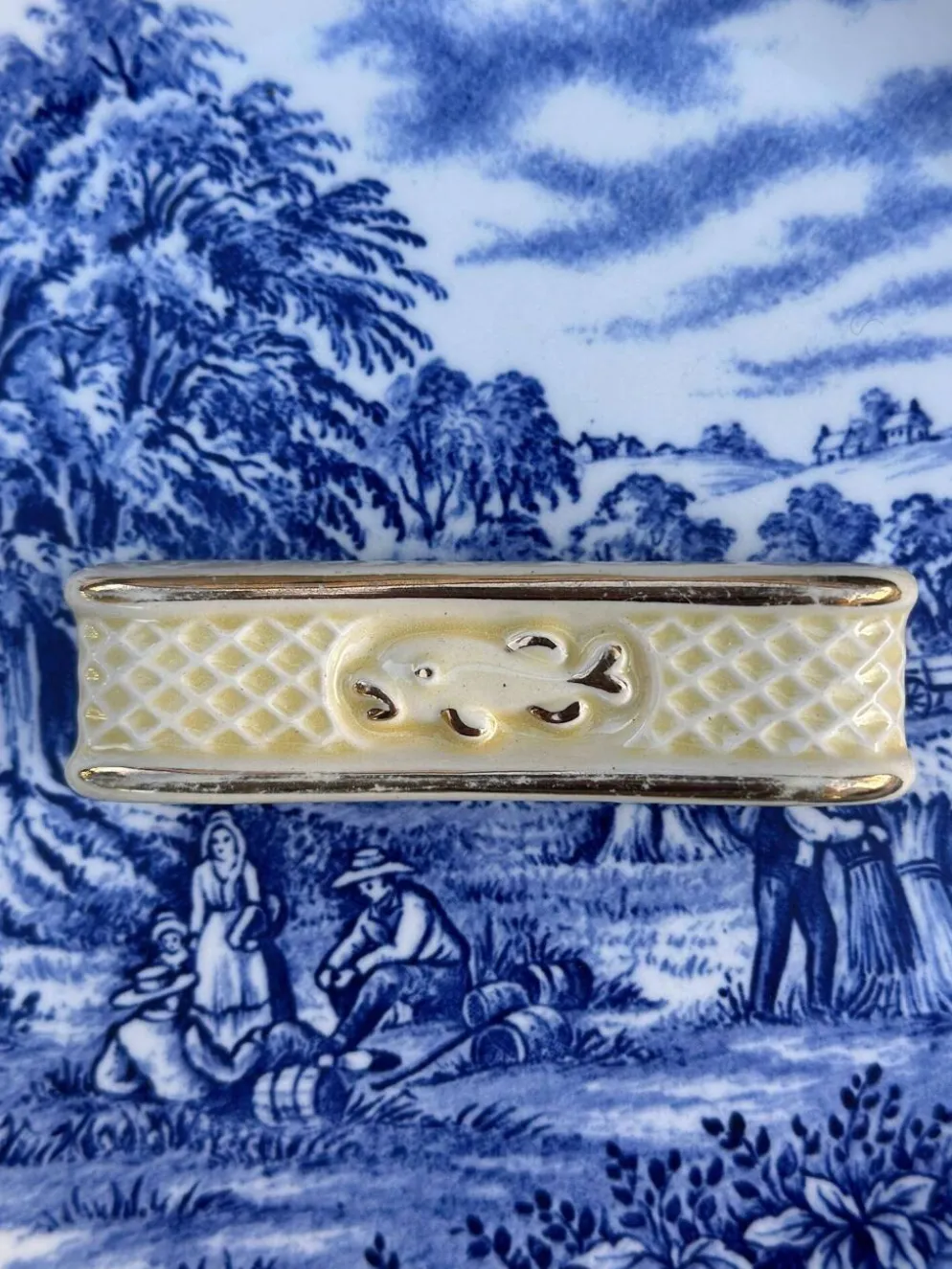 Lot de 6 porte-couteaux vintage en faïence – Décor poisson et treillis crèm