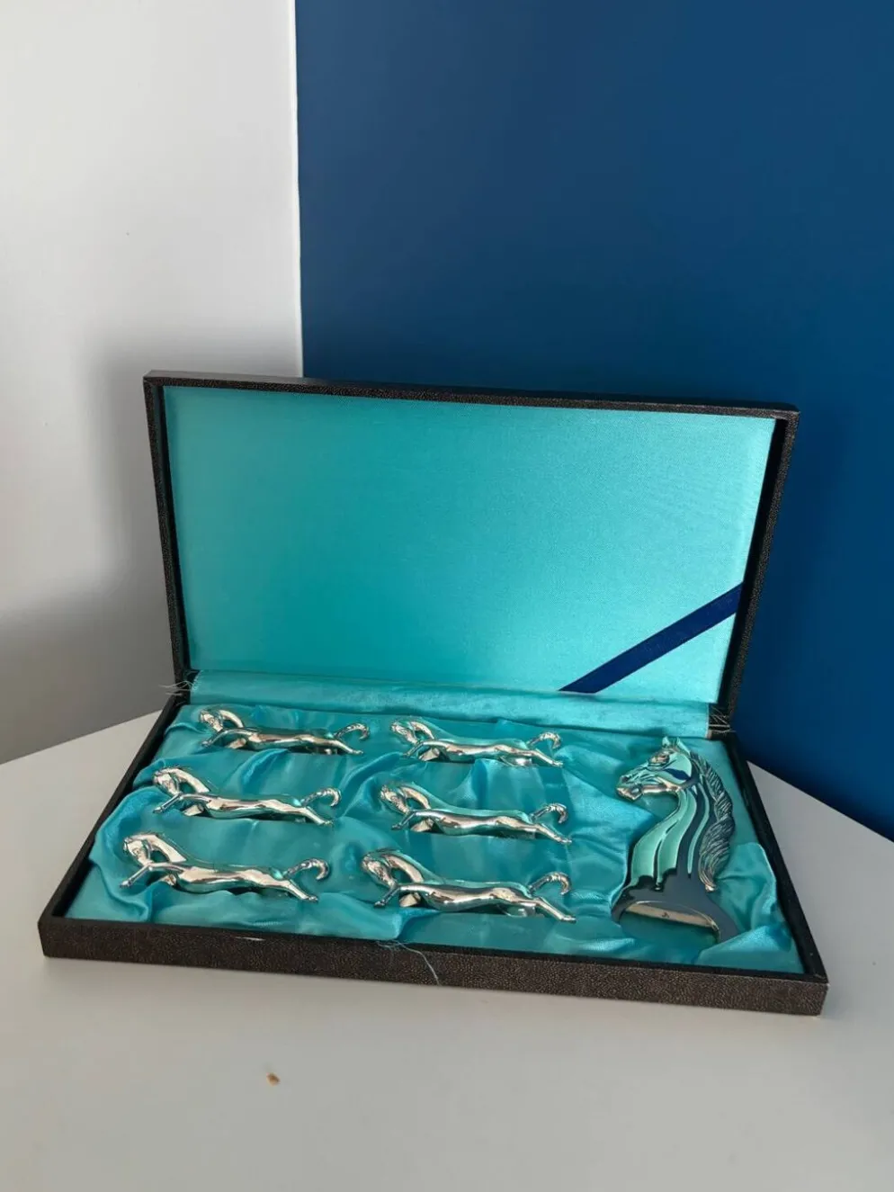 lot de 6 porte-couteaux vintage en métal argenté et décapsuleur design chev