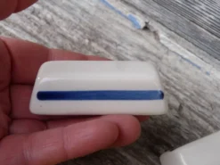 Lot de 6 porte-couteaux vintage en céramique creme et bleu