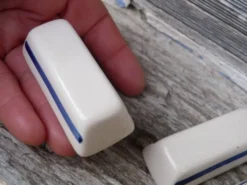 Lot de 6 porte-couteaux vintage en céramique creme et bleu