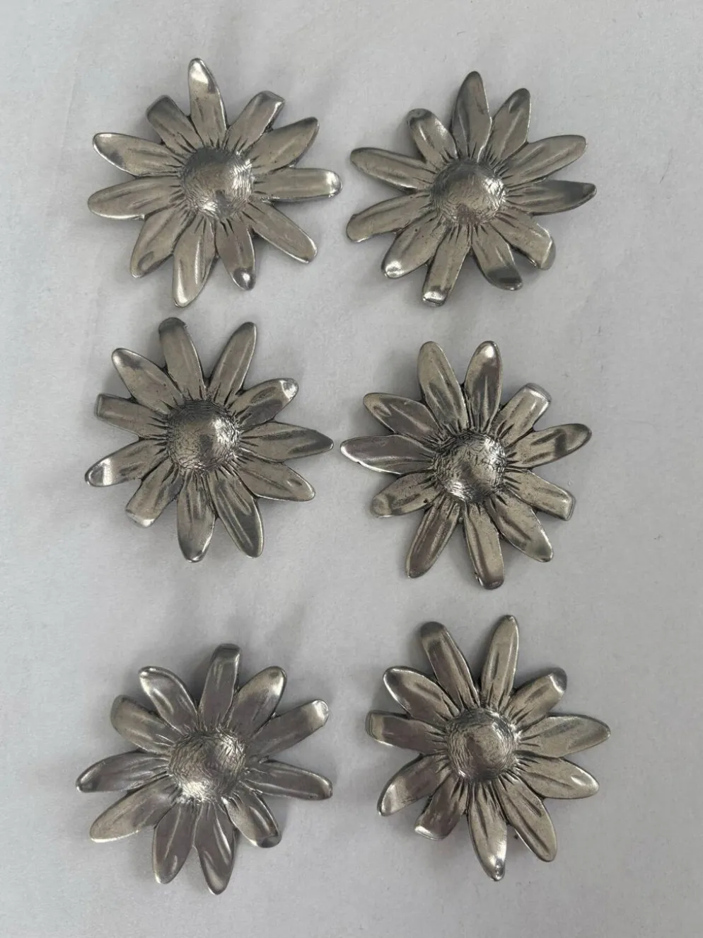 Lot de 6 porte-couteaux vintage en métal argenté • Fleurs marguerites