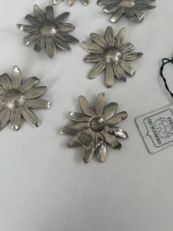 Lot de 6 porte-couteaux vintage en métal argenté • Fleurs marguerites