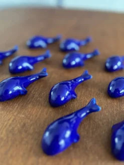 lot de 6 porte-couteaux vintage en céramique - forme de baleine bleu