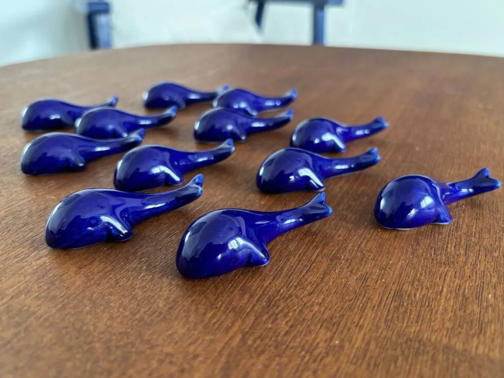 lot de 6 porte-couteaux vintage en céramique - forme de baleine bleu