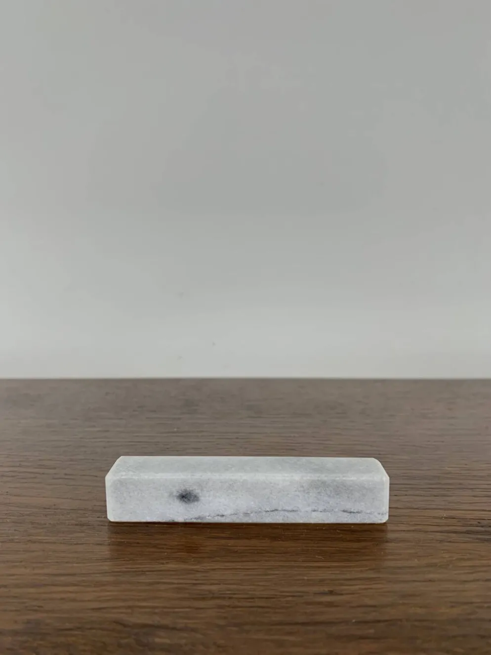 Lot de 8 portes-couteaux en marbre blanc