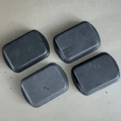 Lot de 4 raviers / plats en fonte émaillée