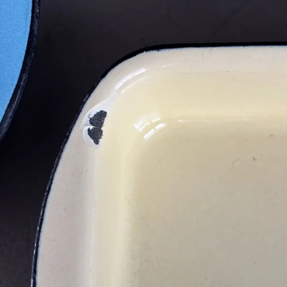 Lot de 4 raviers / plats en fonte émaillée
