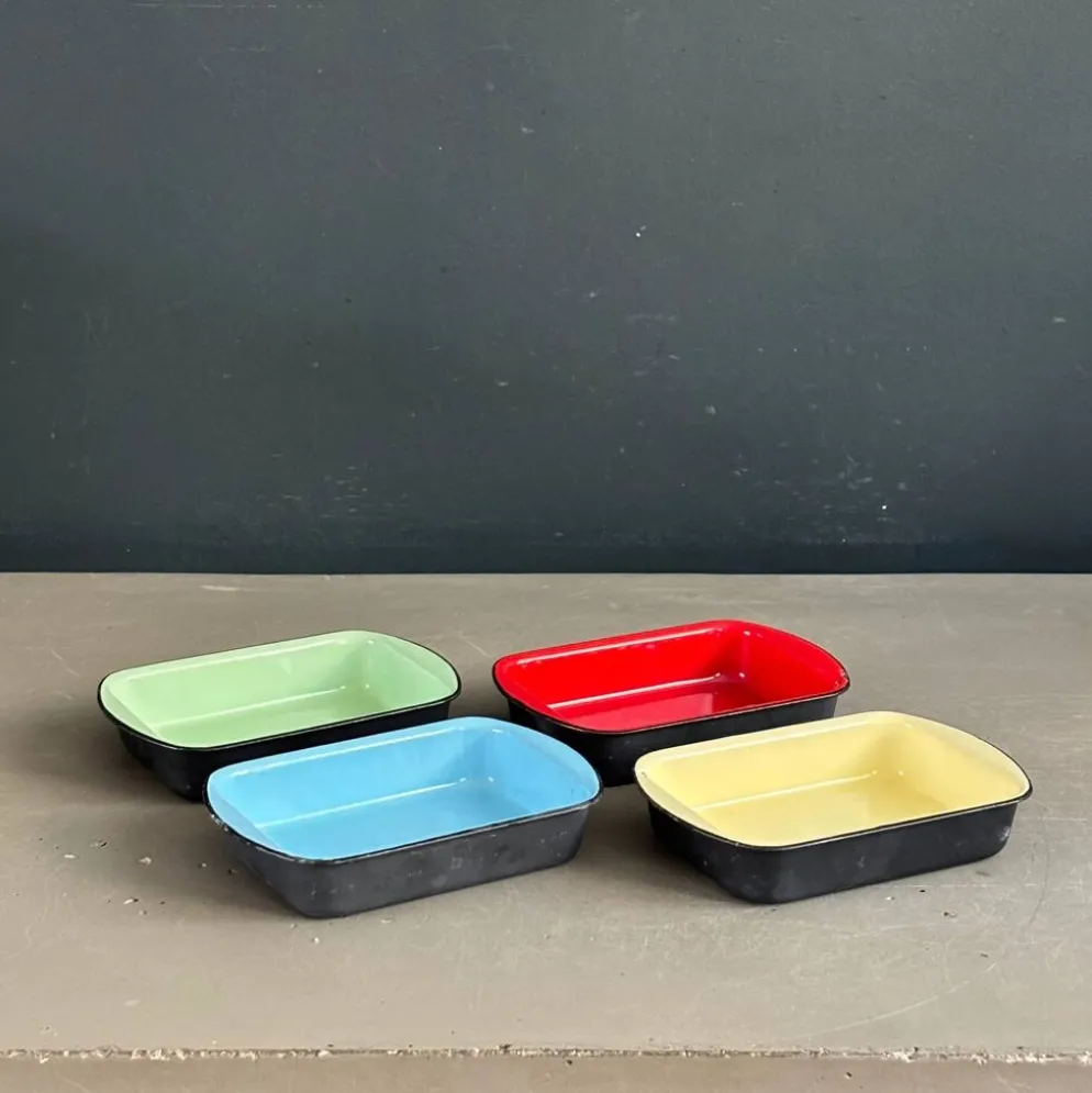 Lot de 4 raviers / plats en fonte émaillée