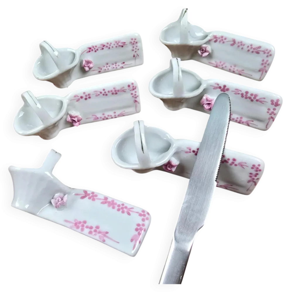 Lot de 6 repose-couteaux avec marque-nom vintage en porcelaine, forme panier