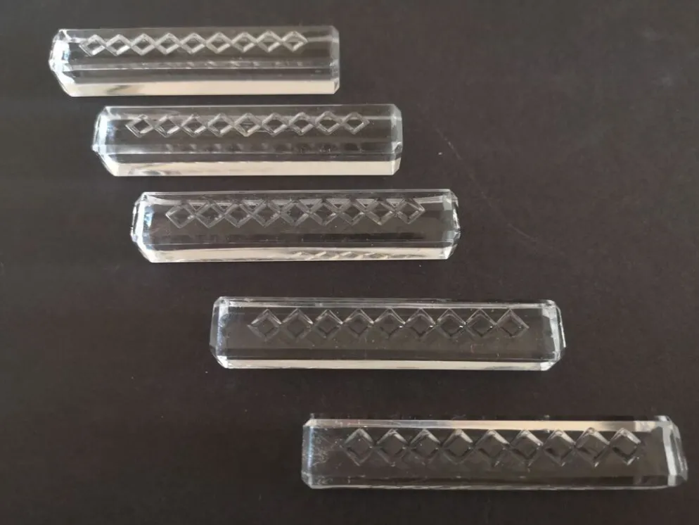Lot de 5 repose-couteaux modernistes en cristal taillé - Années 1950/1960