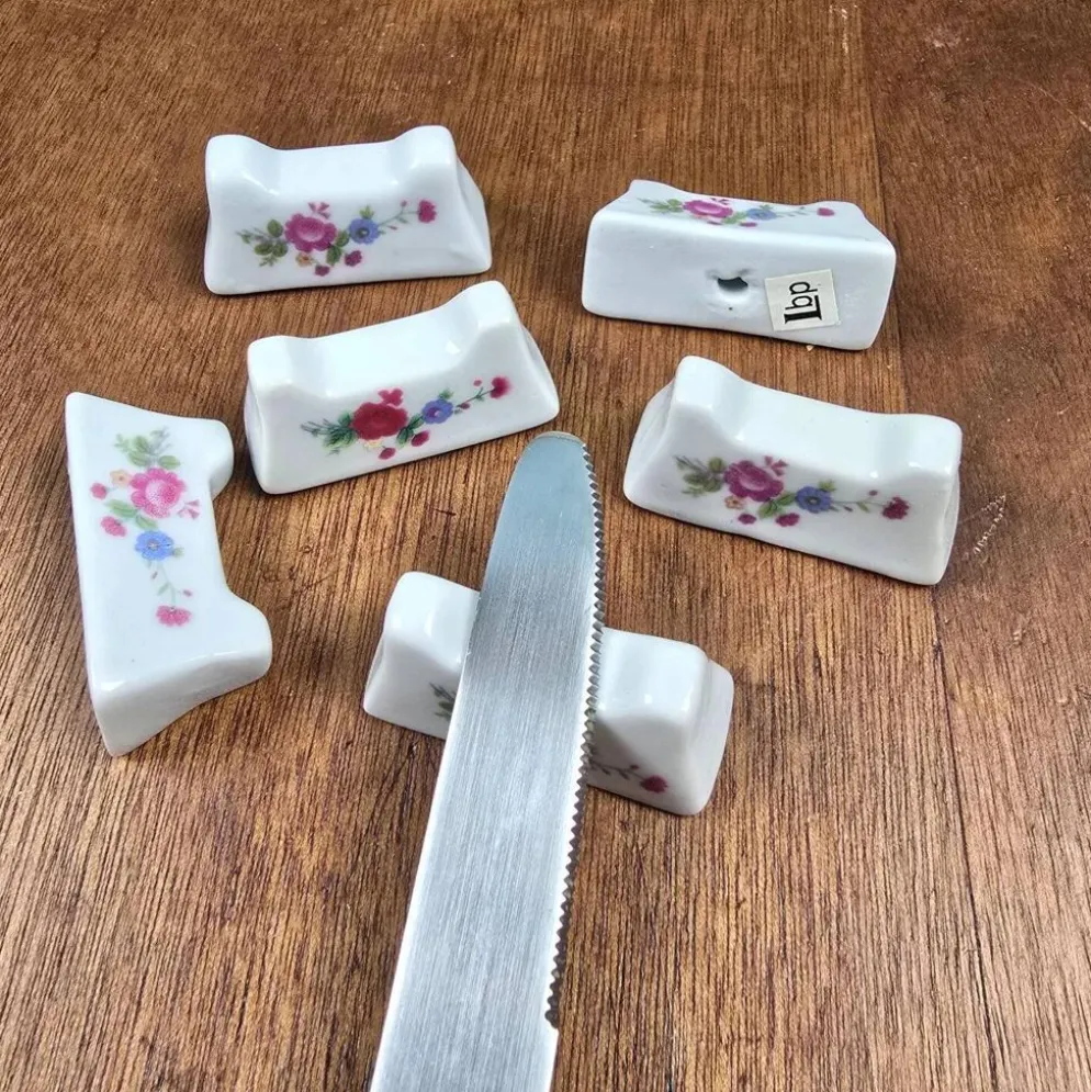 Lot de 6 repose-couteaux vintage, porcelaine blanche à fleurs