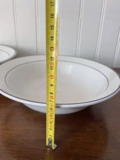 Lot de 2 saladiers en porcelaine fine d’Italie