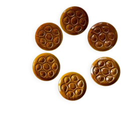 Lot de six assiettes à huîtres Niderviller en faïence émaillée caramel – années 60