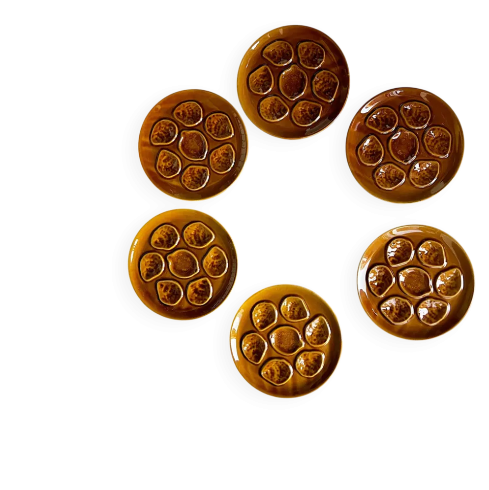 Lot de six assiettes à huîtres Niderviller en faïence émaillée caramel – années 60