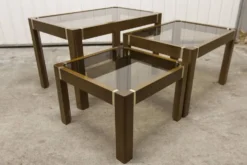 Lot de 3 tables gigogne orme et verre fumé 1970