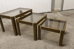 Lot de 3 tables gigogne orme et verre fumé 1970