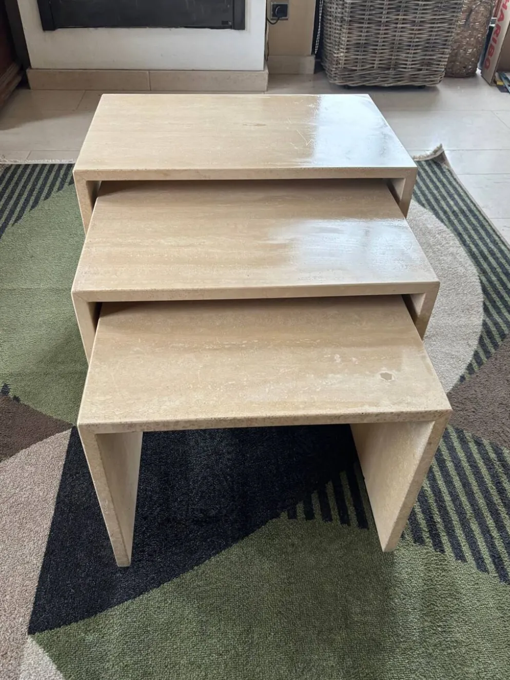 Lot de 3 tables gigognes en travertin