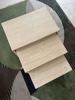 Lot de 3 tables gigognes en travertin