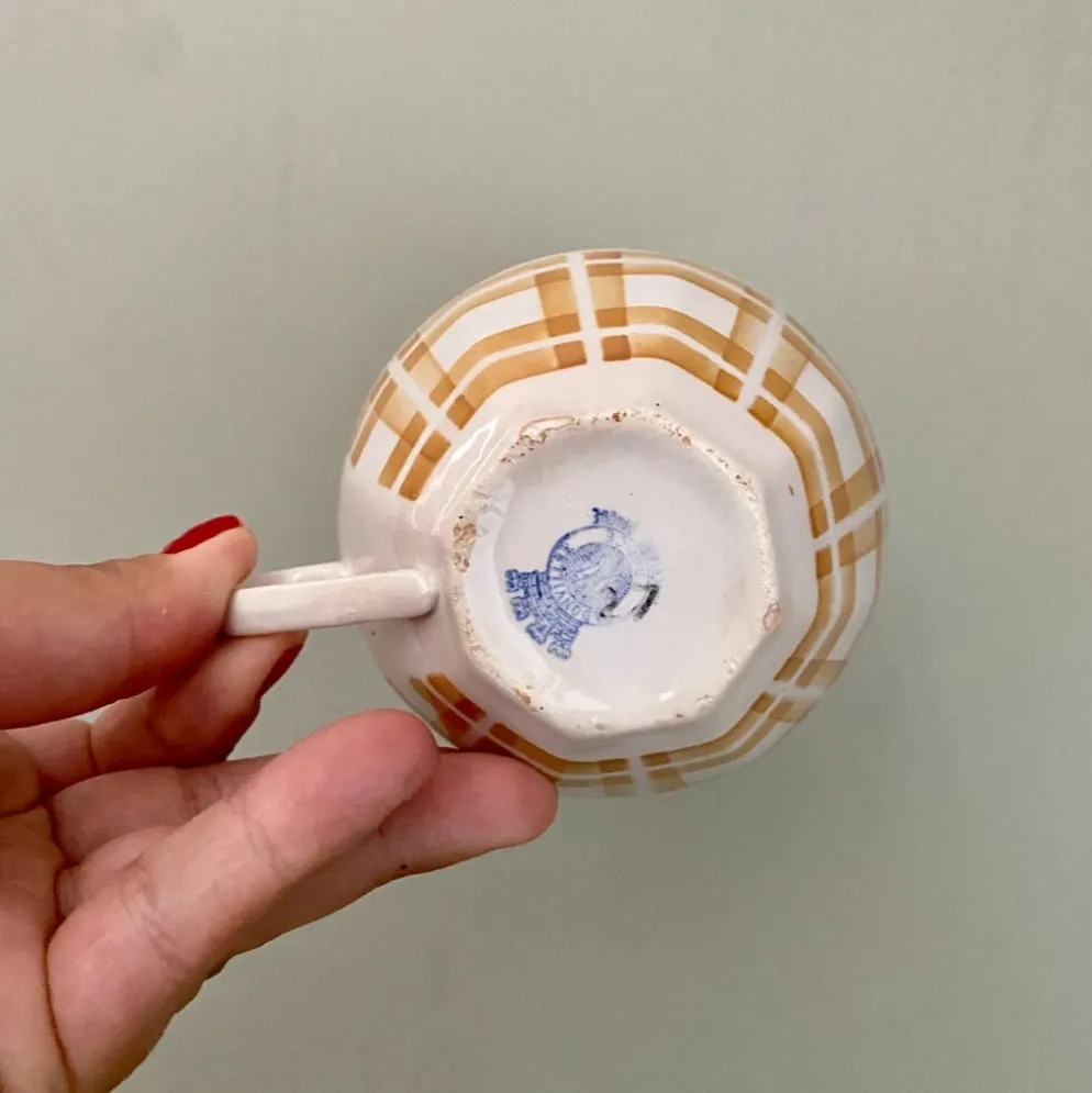 Lot de 4 tasses à café ancienne en porcelaine opaque de Badonvillier