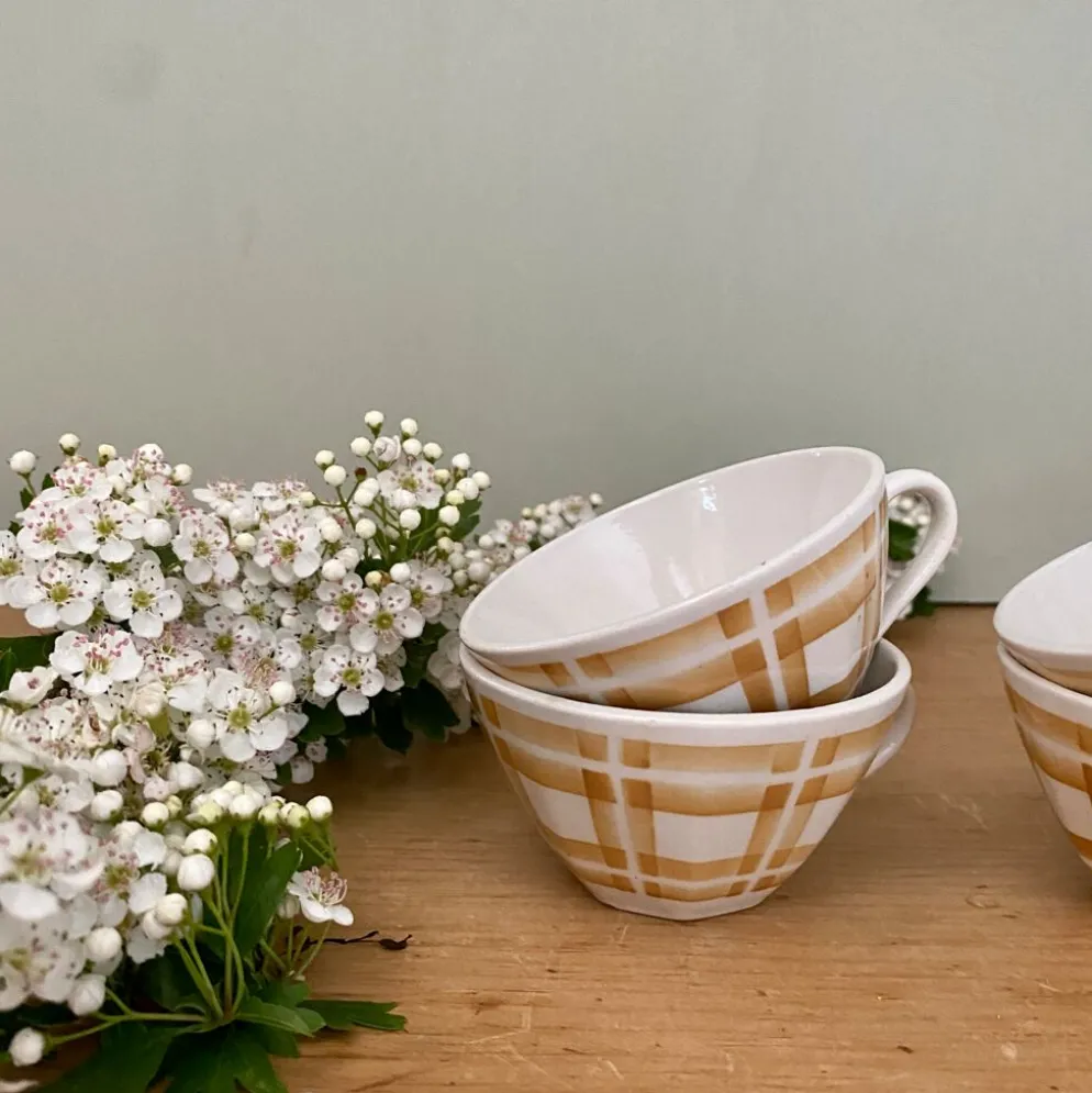 Lot de 4 tasses à café ancienne en porcelaine opaque de Badonvillier