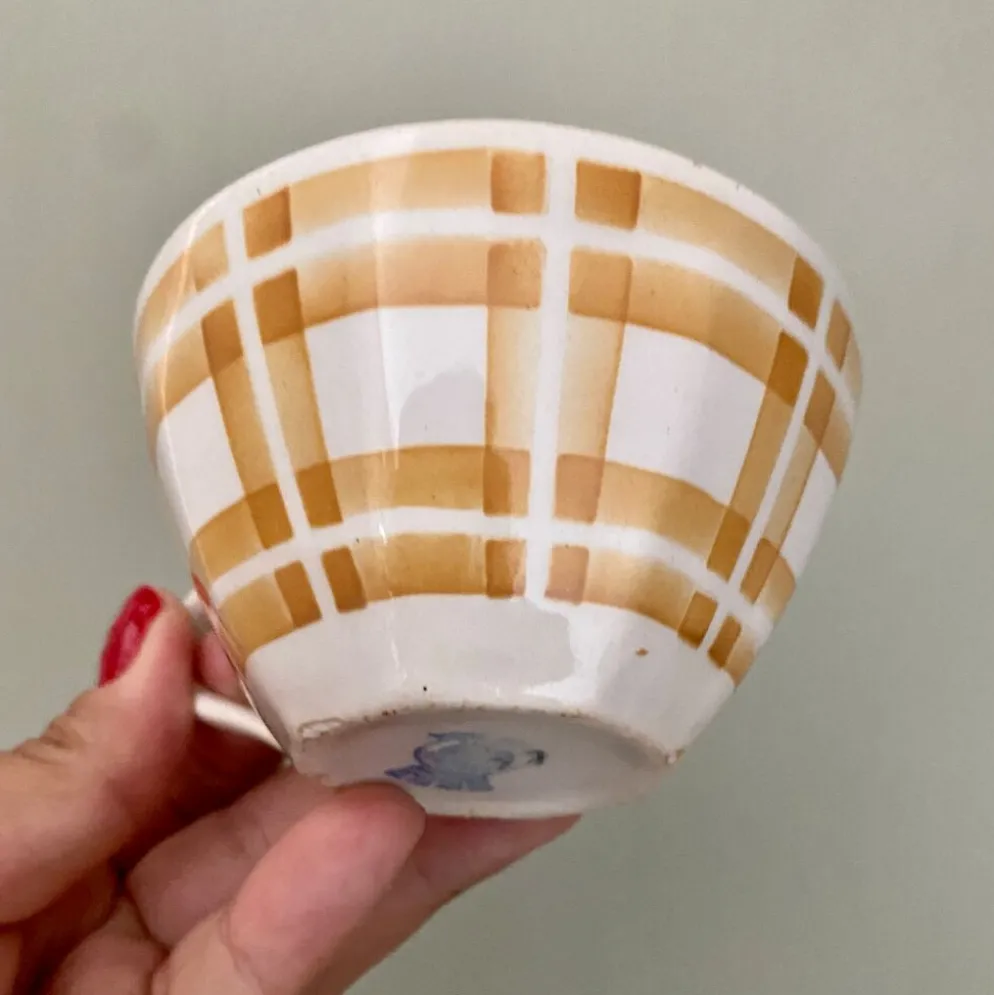 Lot de 4 tasses à café ancienne en porcelaine opaque de Badonvillier