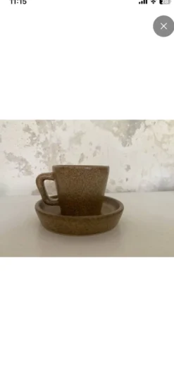 Lot de tasses à café en grès avec soucoupes