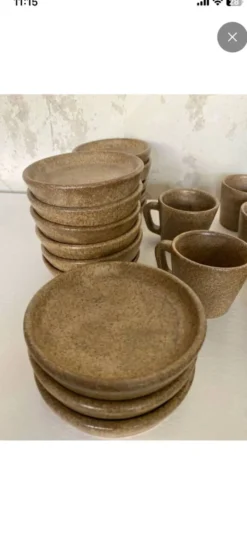 Lot de tasses à café en grès avec soucoupes