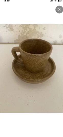 Lot de tasses à café en grès avec soucoupes
