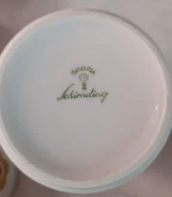 Lot de tasses à café et pièces de service